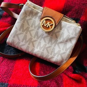 Michael Kors Crossbody
